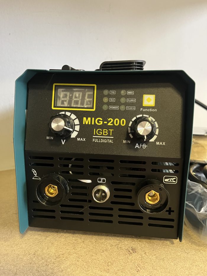 Aparat za varenje MAKITA 200A elektro-CO2 - Image 5