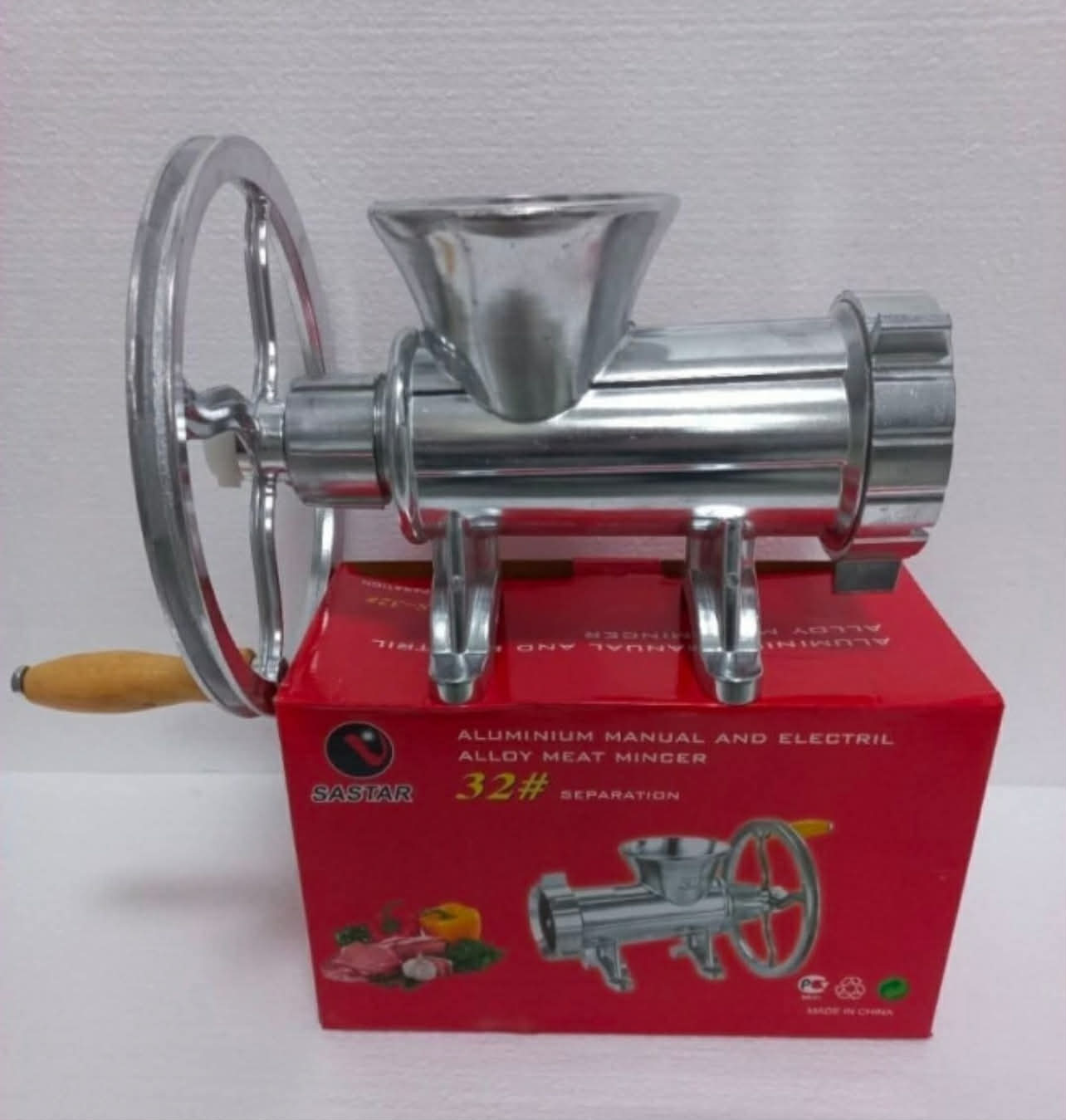 att.RcQ4wTRJoAY-Sl_Iuv5RhpGbtlIaHM9Tfl176wwnyOI Mašina za mljevenje mesa 32 aluminijska ručna ili elektromotor - Image 1